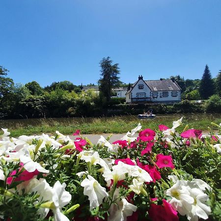 Aux Lits Du Canal Bed and Breakfast Josselin Exterior foto