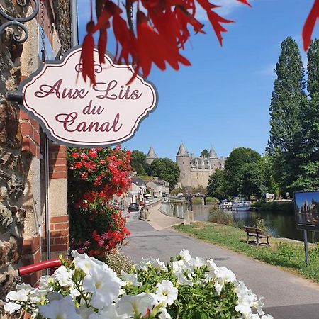 Aux Lits Du Canal Bed and Breakfast Josselin Exterior foto