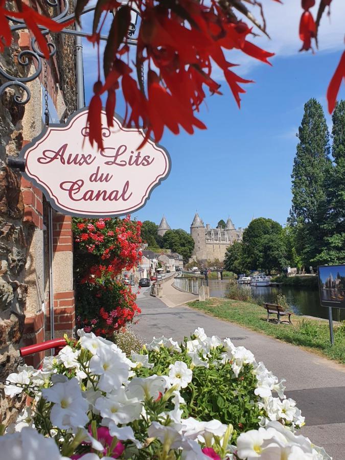 Aux Lits Du Canal Bed and Breakfast Josselin Exterior foto